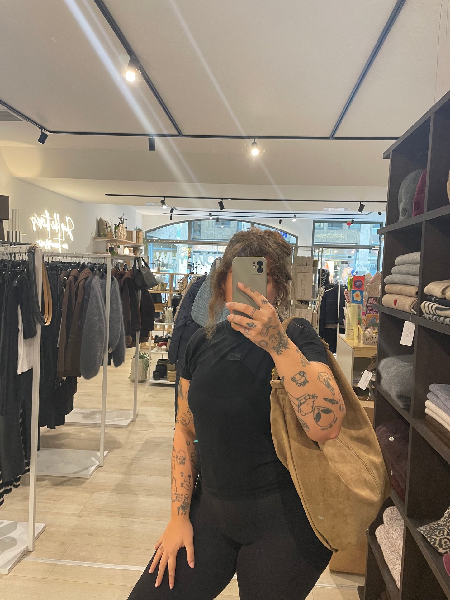 Schultertasche Wildleder
