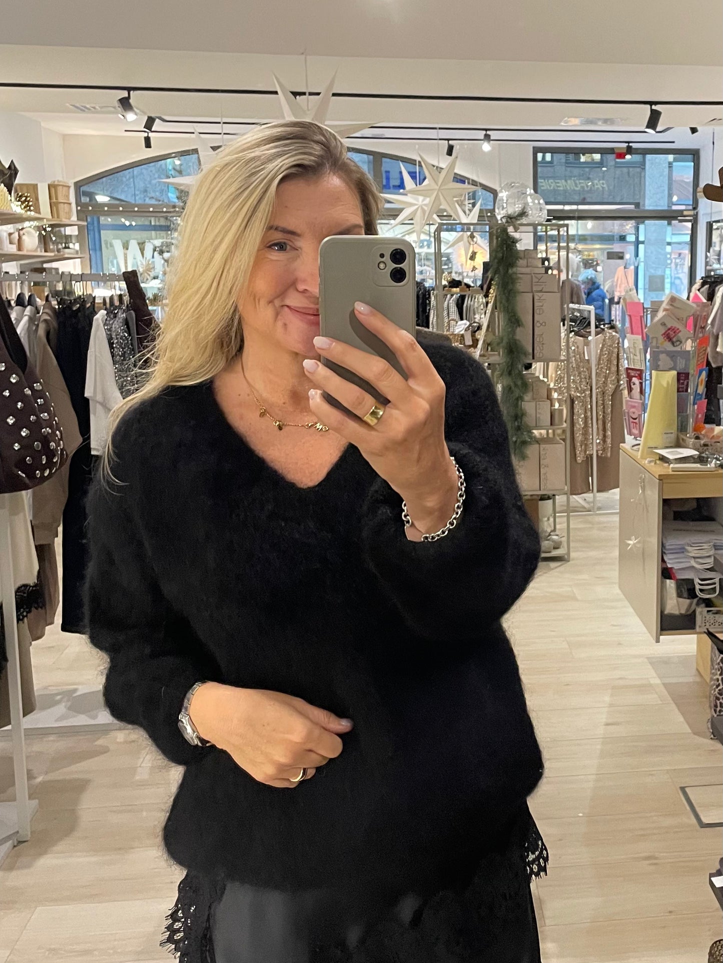 Mohair Pullover V-Ausschnitt schwarz