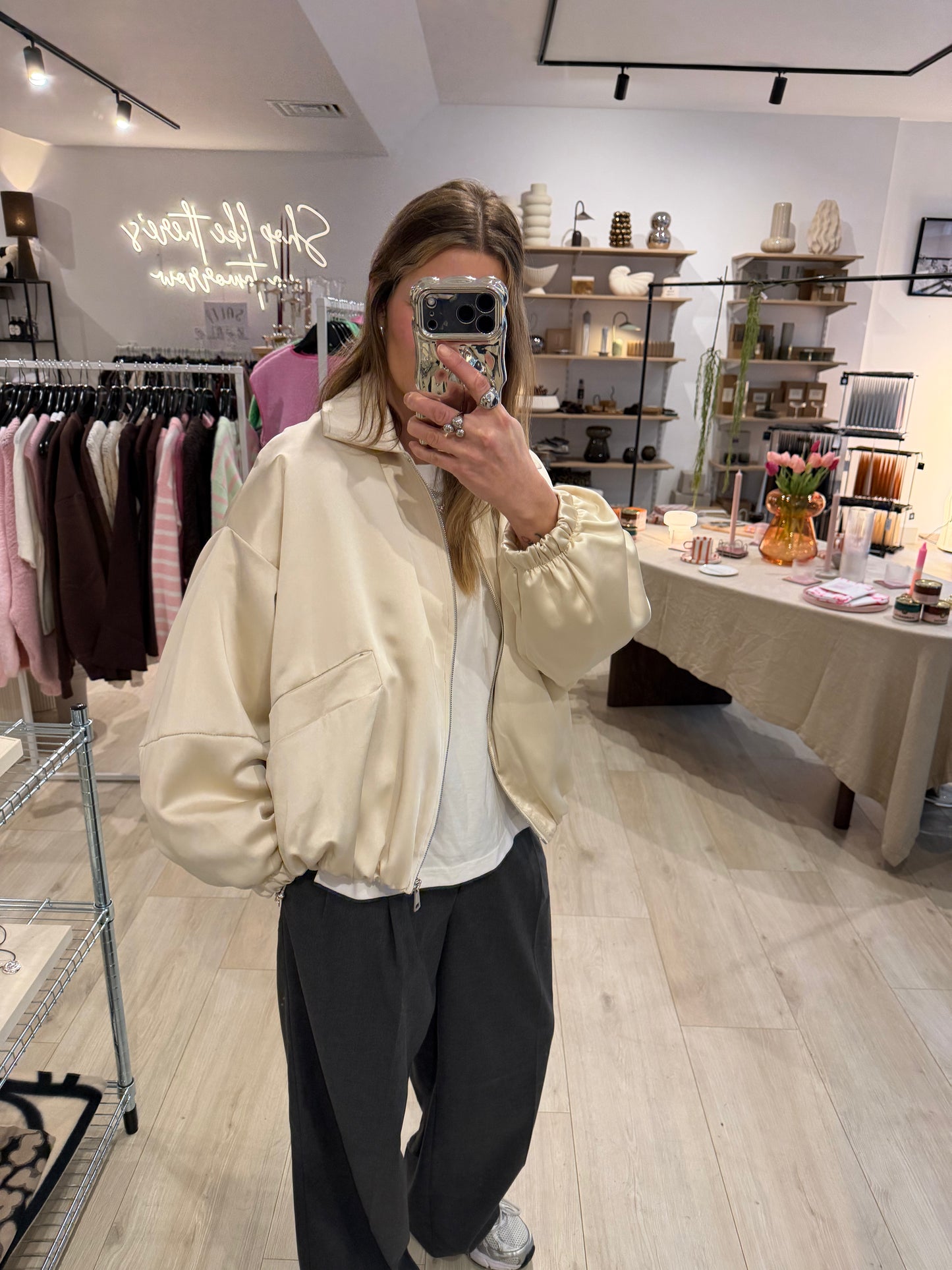 Satinbomber beige