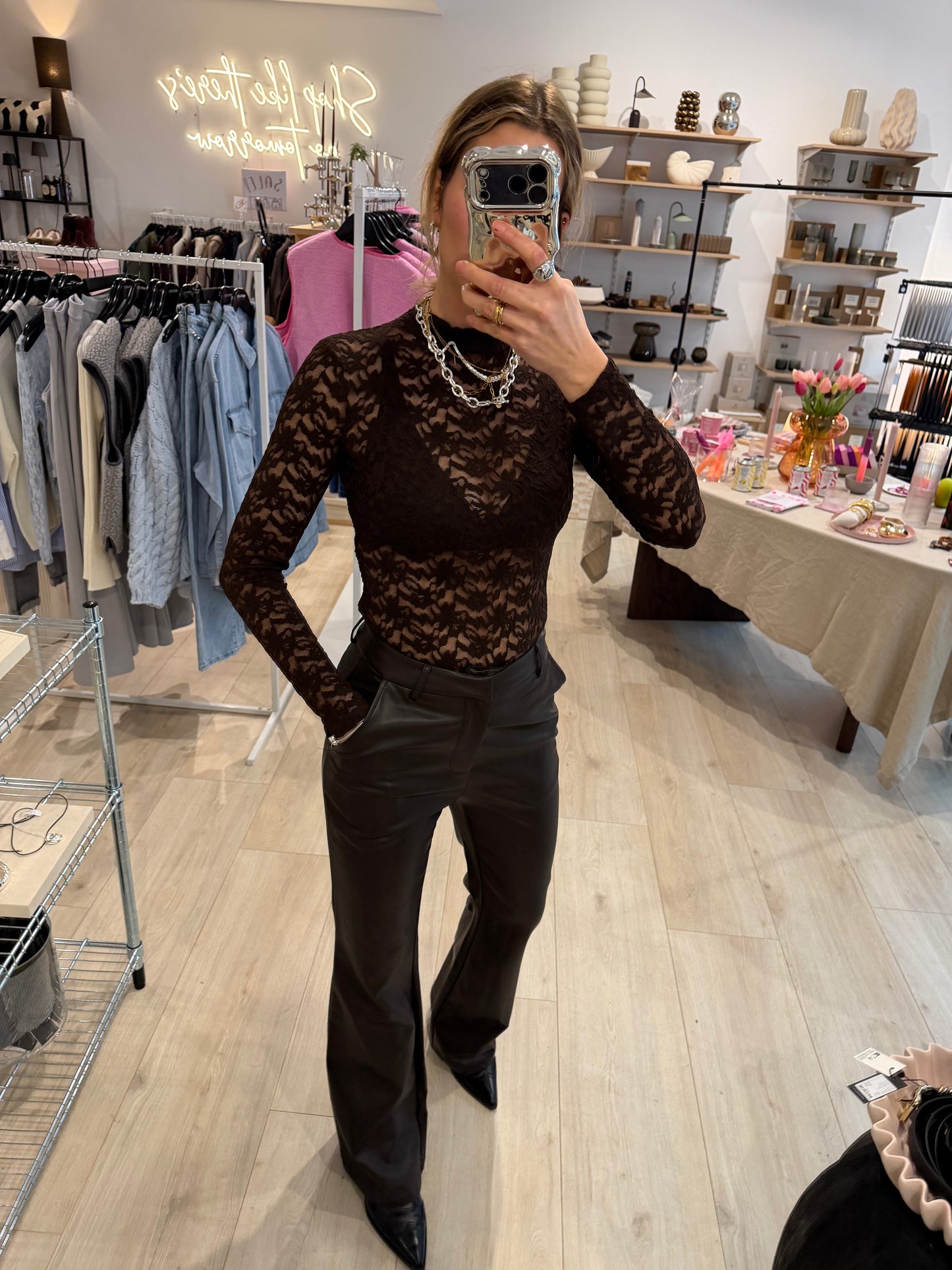 Flared Hose Triz braun