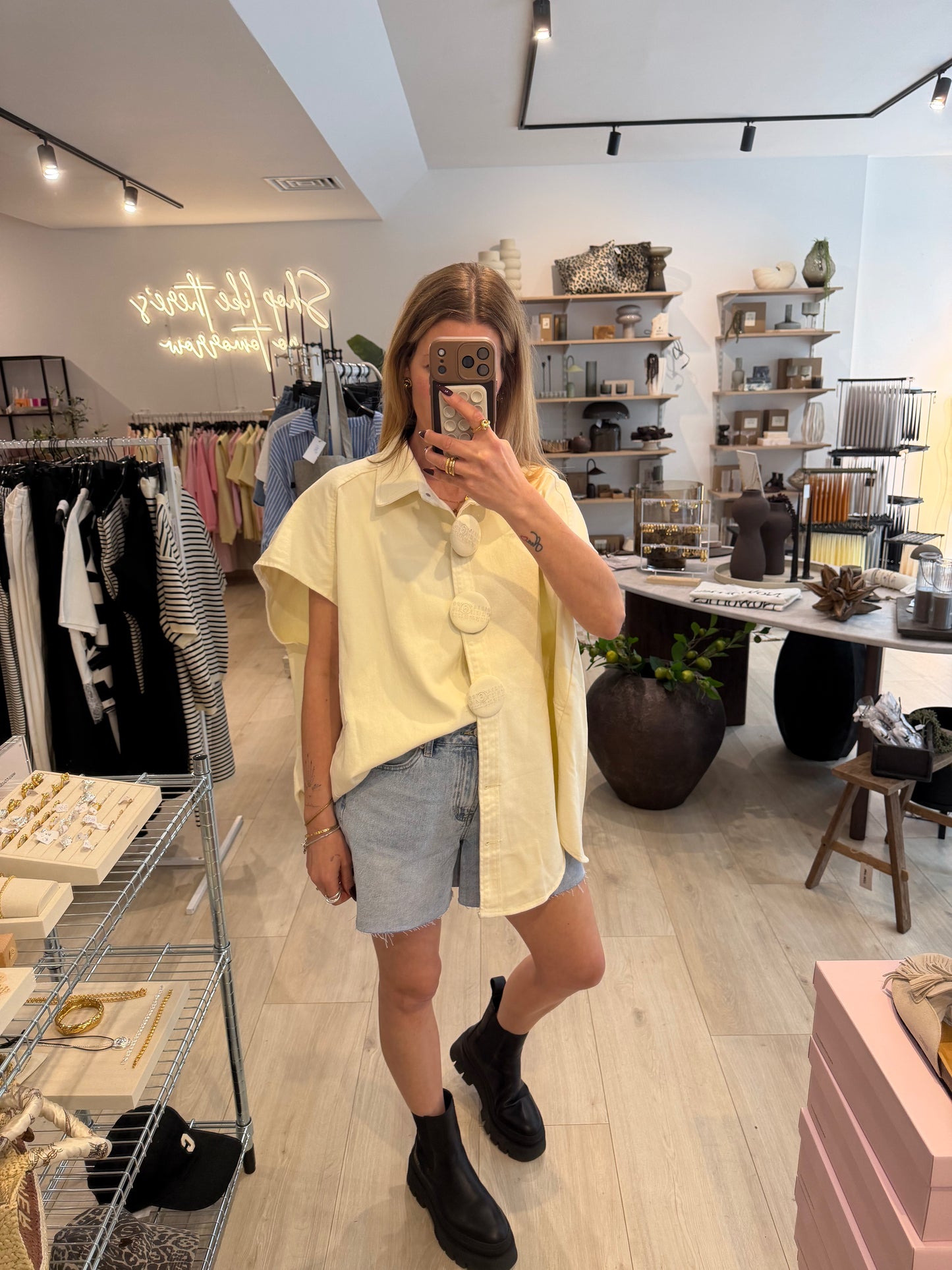 Jeansweste oversized mit Statementknöpfen
