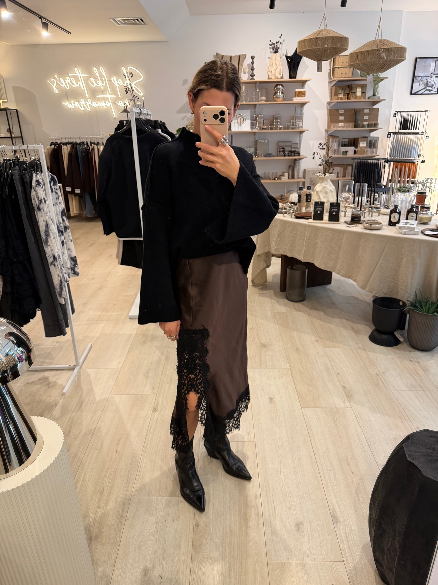 Spitzenrock jodie braun