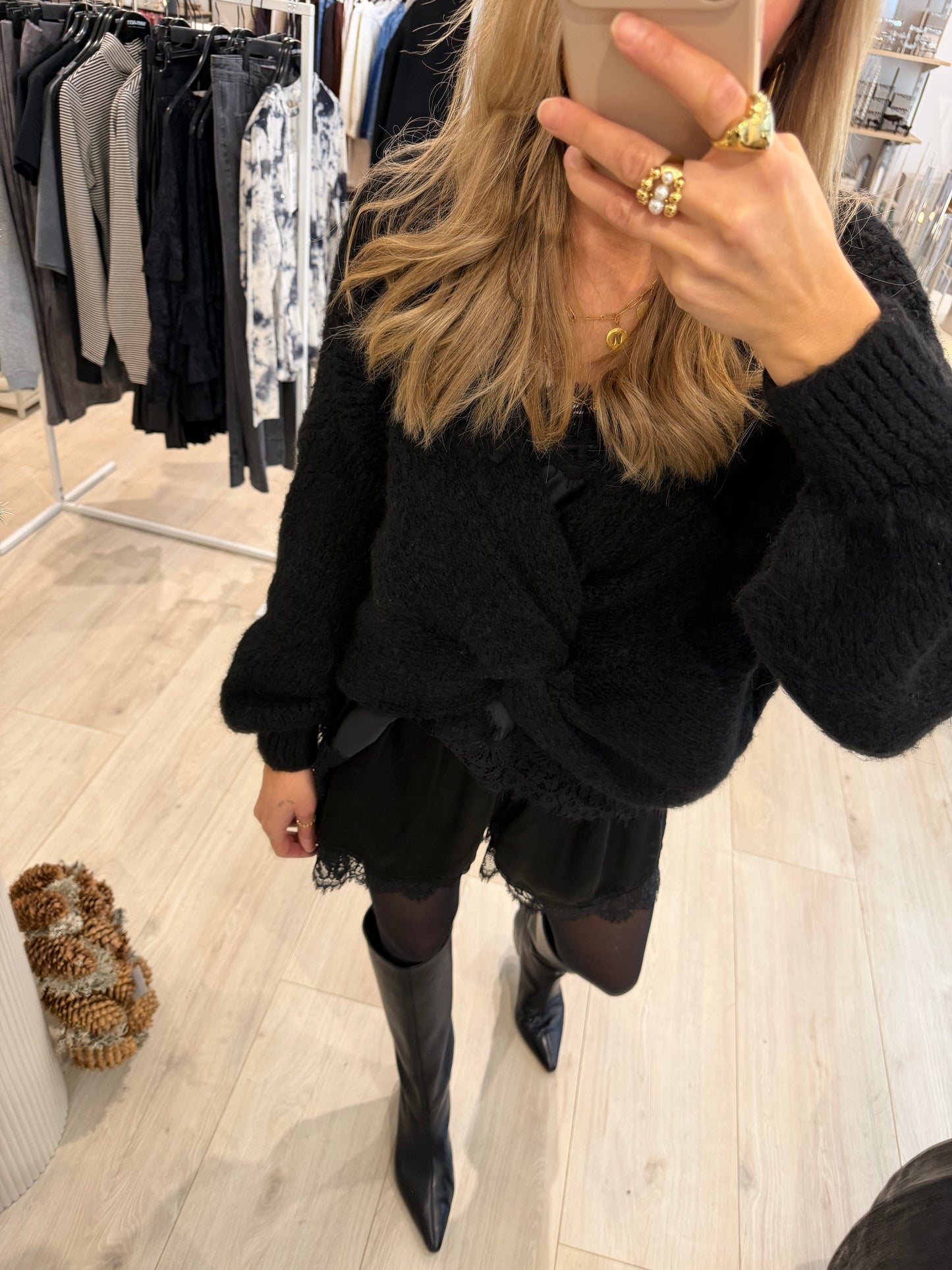 Spitzenshorts schwarz