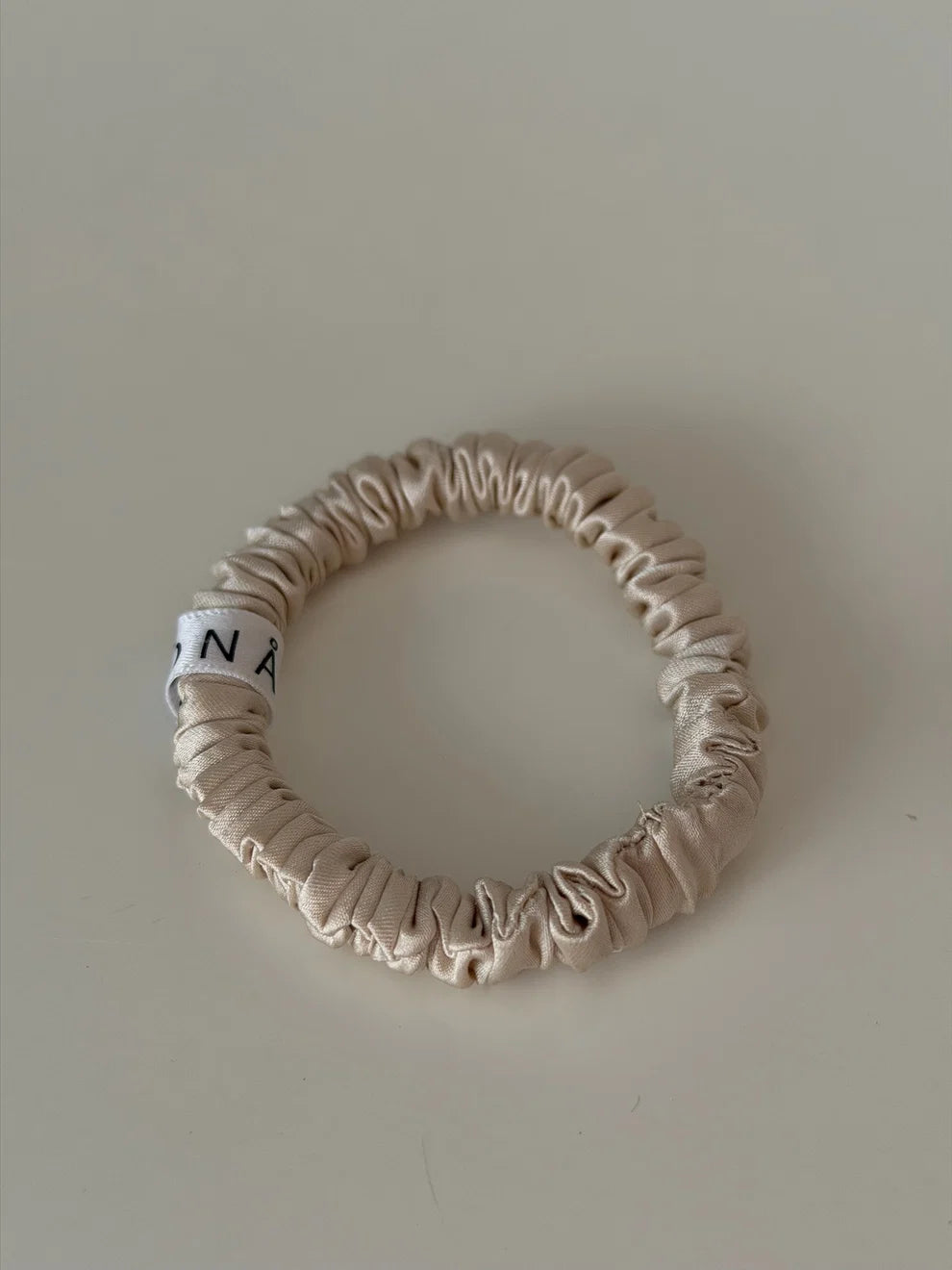 Silk Scrunchie beige, Jona the Lable