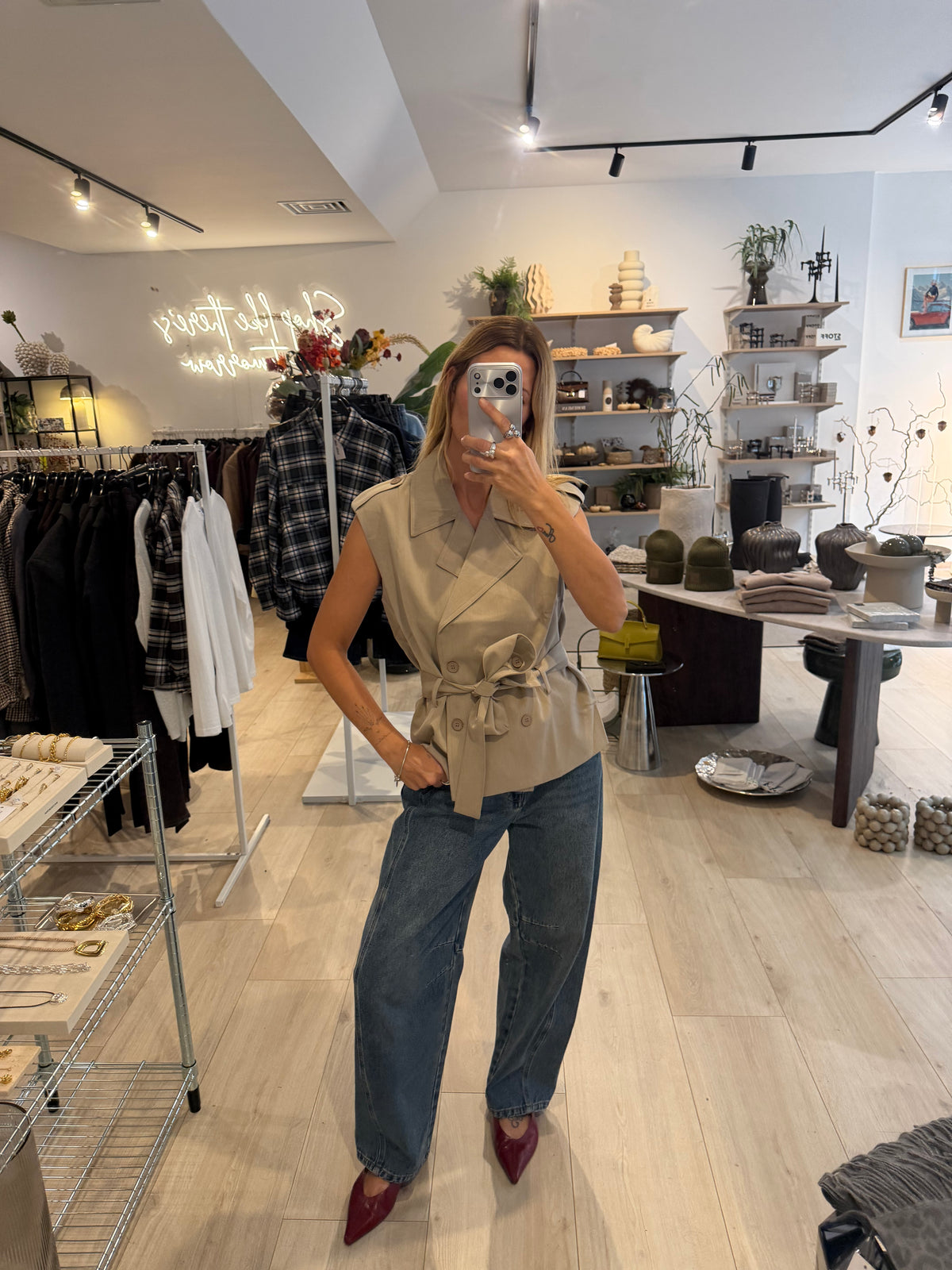 Blazerweste mit Bindegurt beige
