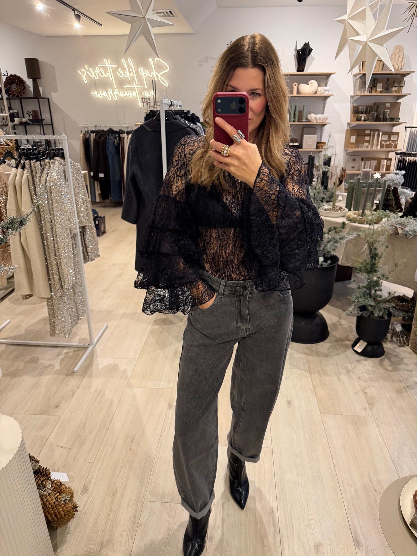 Shirt Clemency mit Volants schwarz