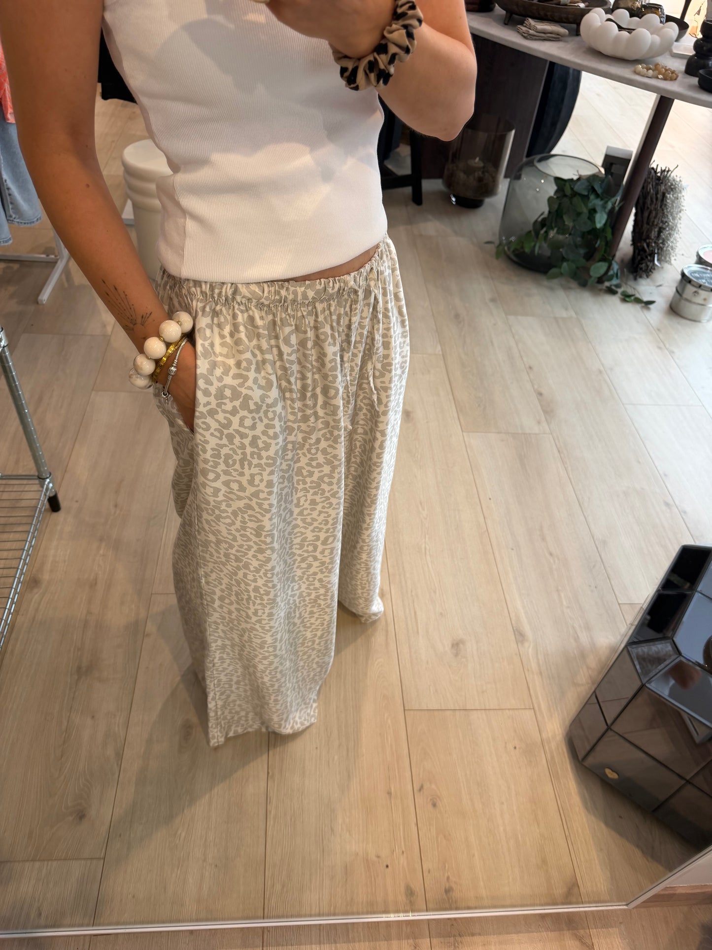 Hose Leo beige