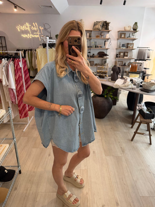Jeansweste light Blue mit Statementknöpfen