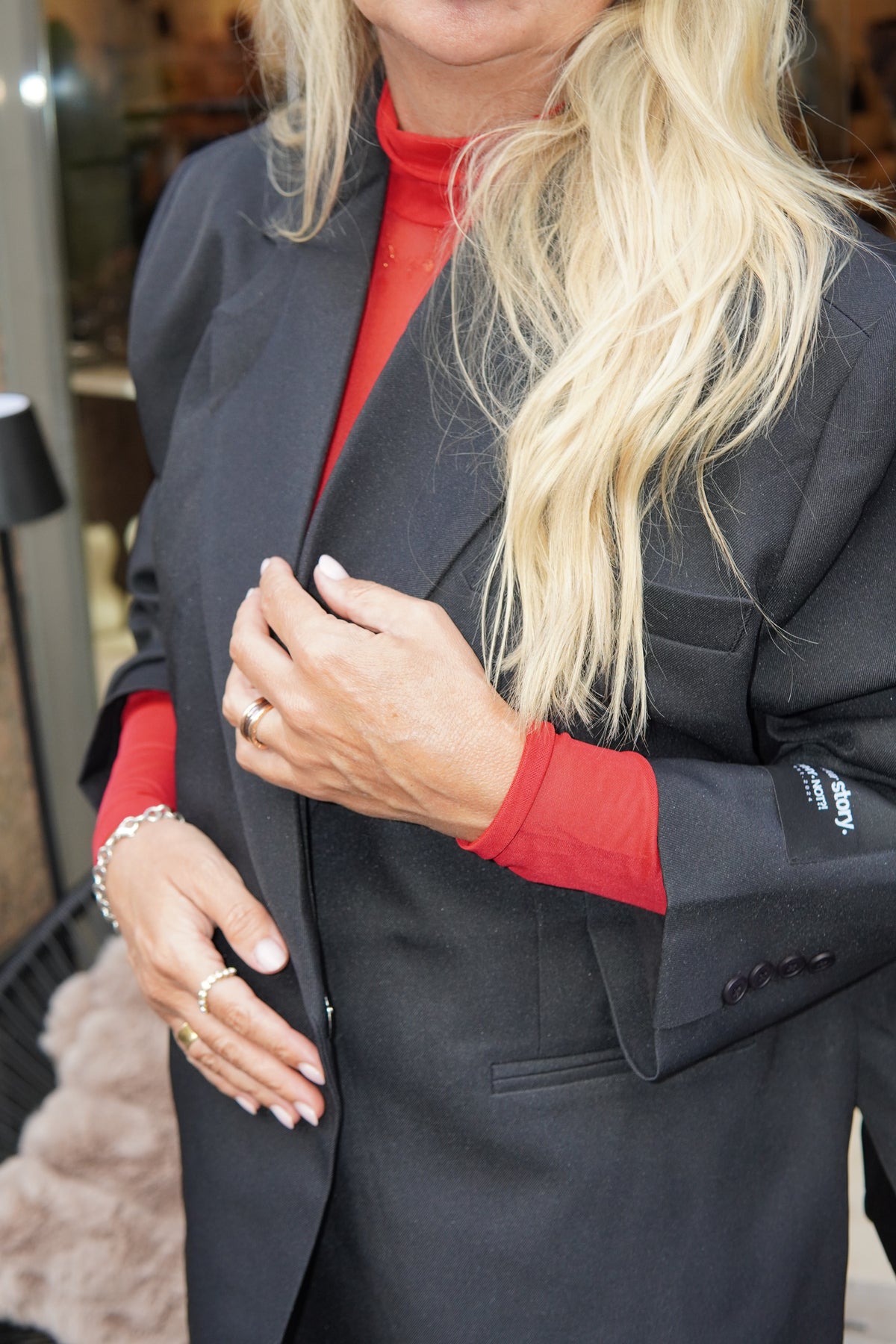 THE STATEMENT Black Blazer