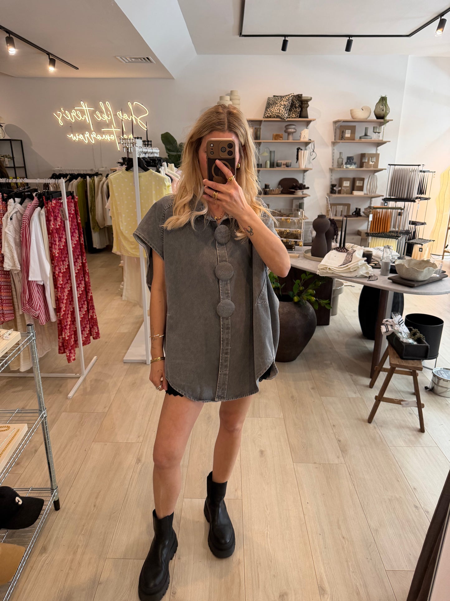 Jeansweste Grey mit Statementknöpfen