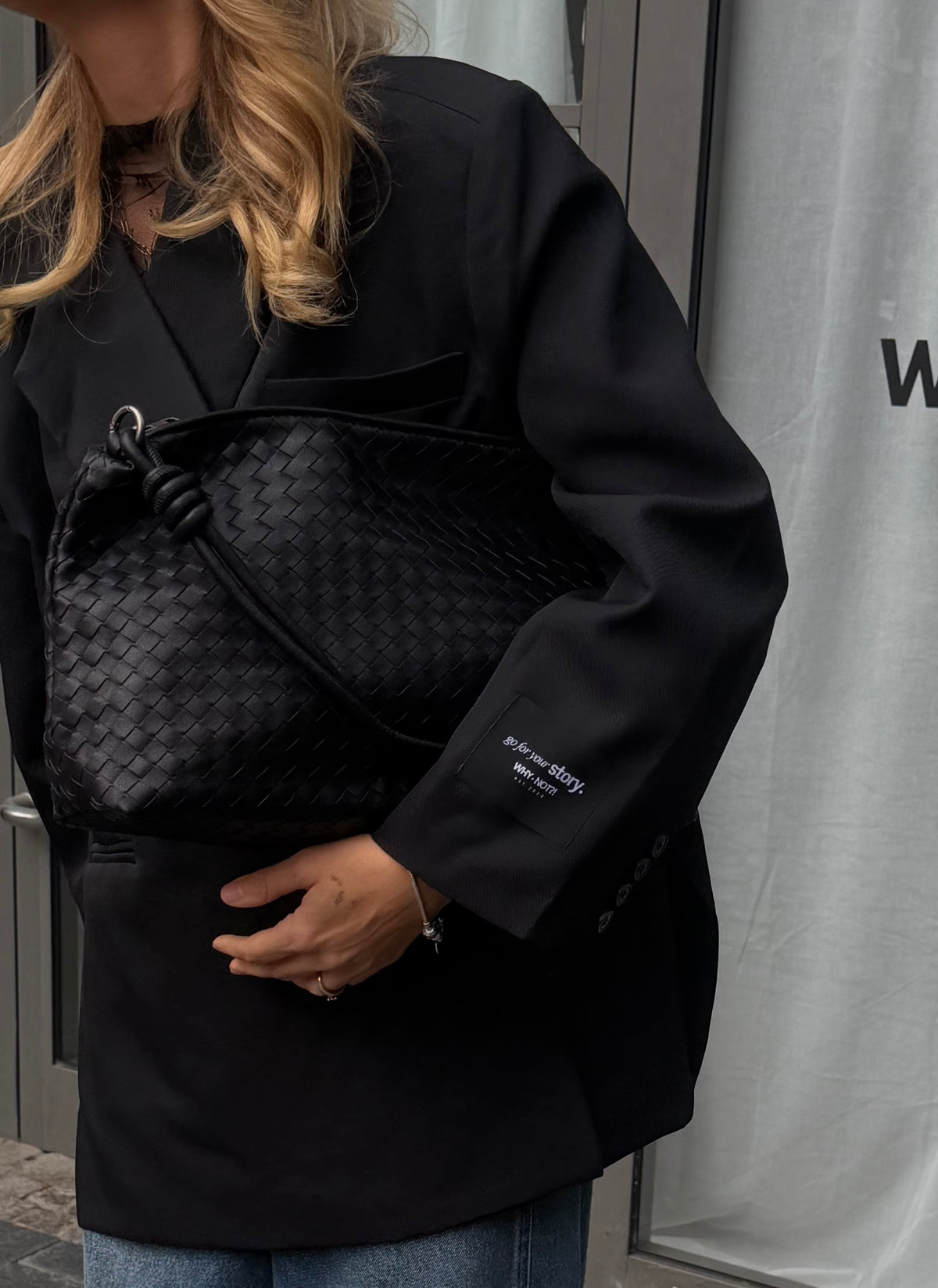 THE STATEMENT Black Blazer