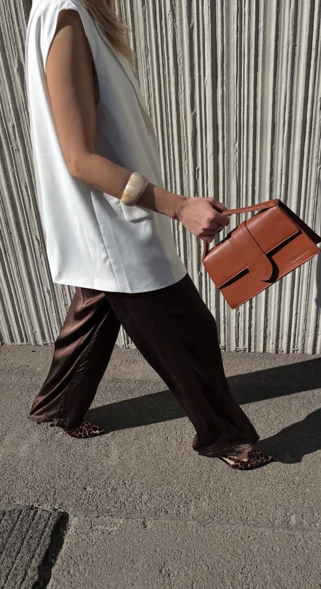 Satinhose braun extra lang
