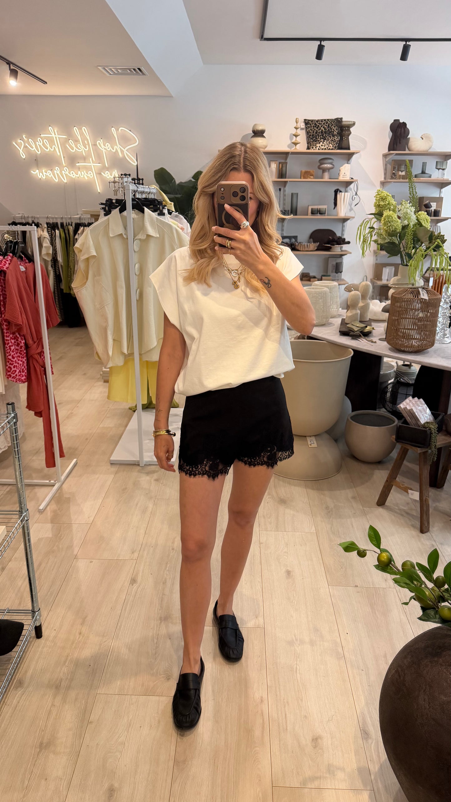 Shorts mit spitze schwarz
