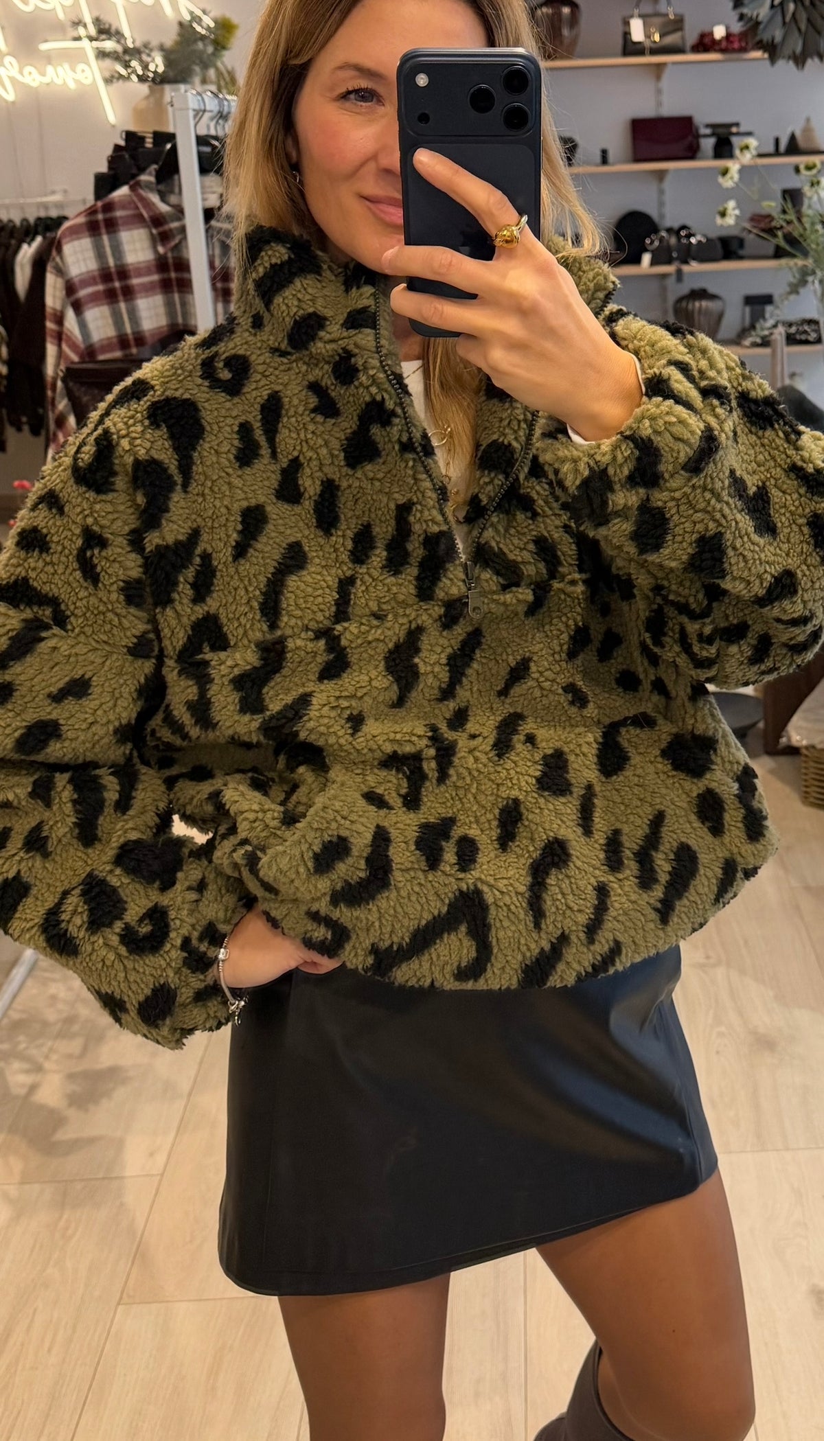 Teddy Pullover grün