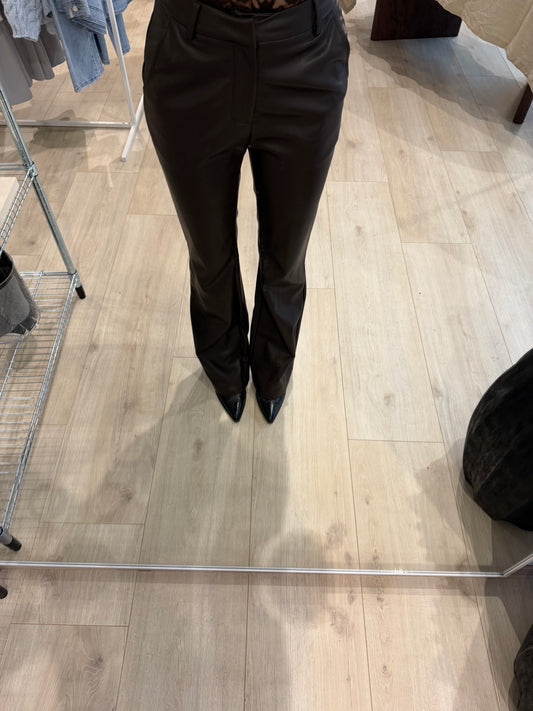 Flared Hose Triz braun