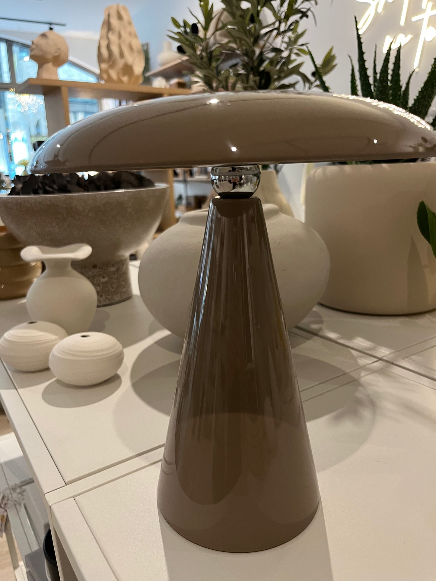 Tischleuchte Ebony