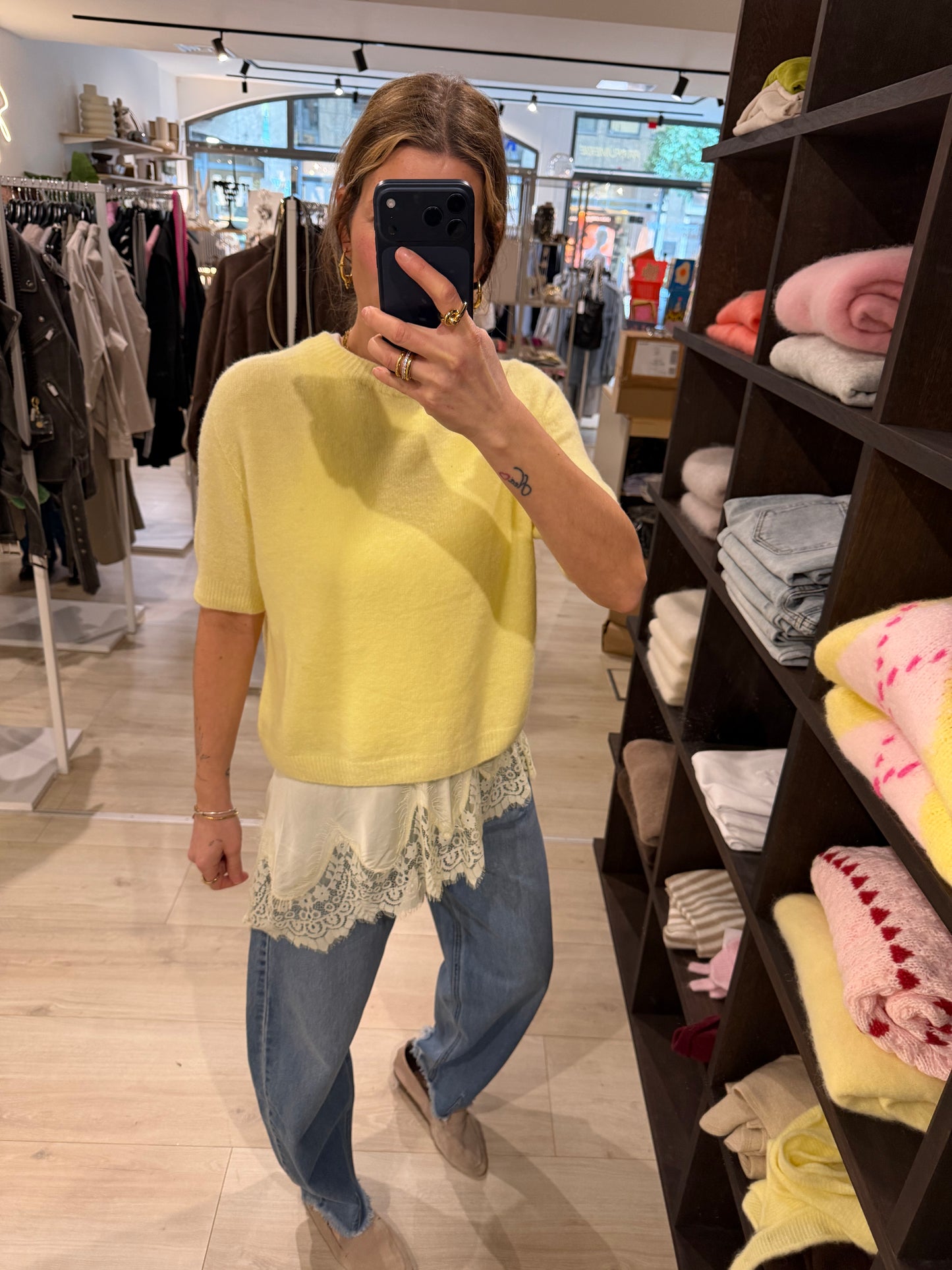 Spitzenshirt Butteryellow
