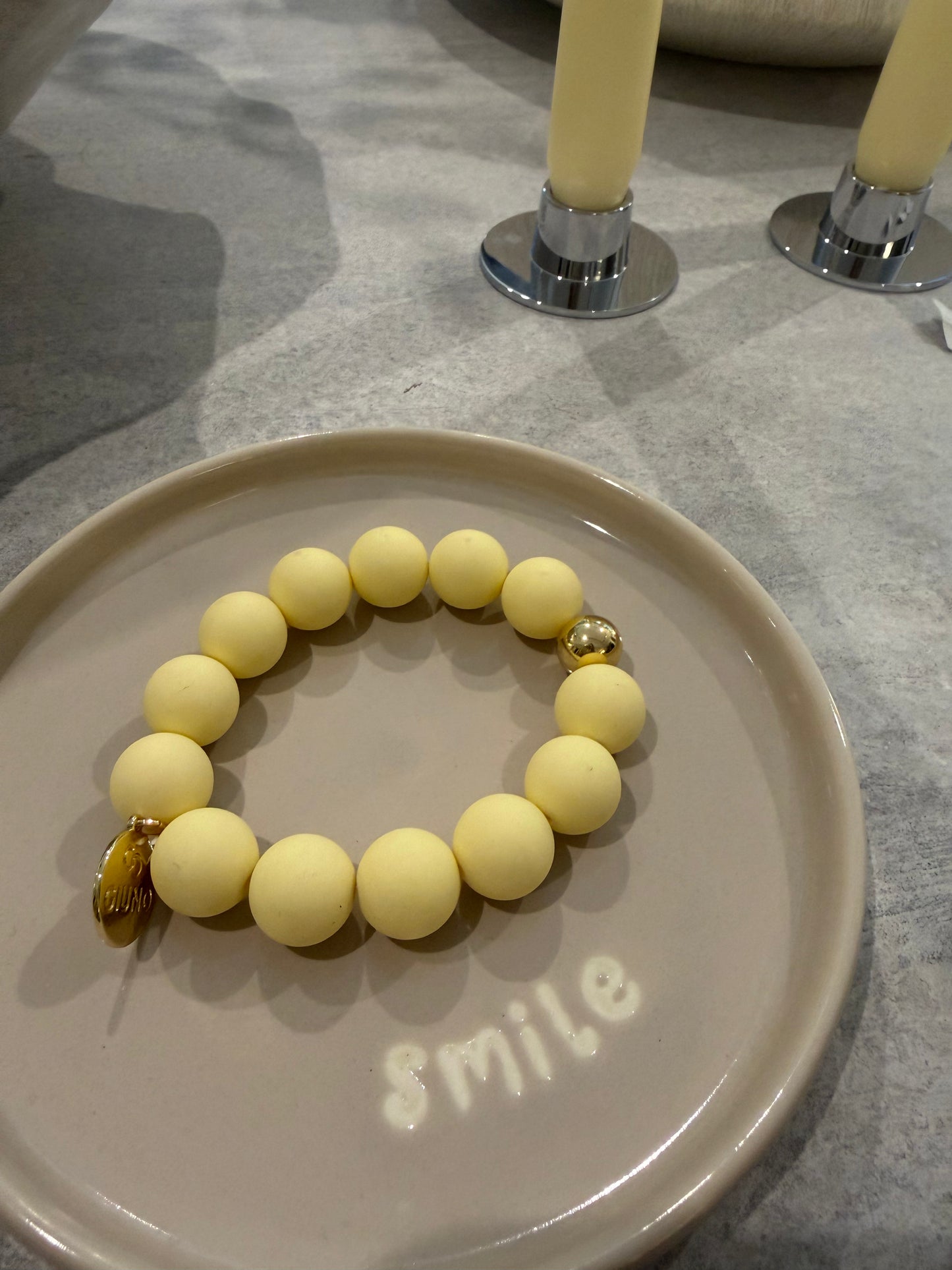 Kugelarmband butteryellow matt medium