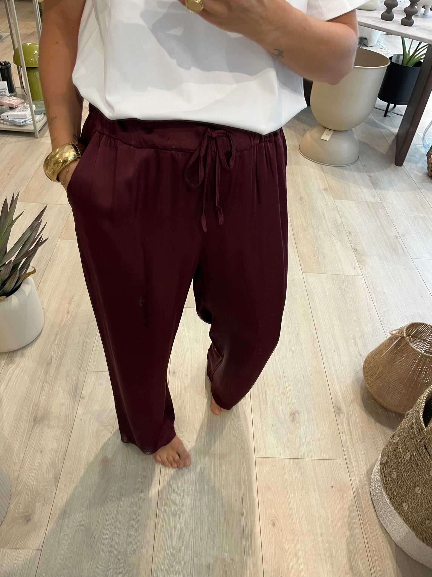 Satinhose Bordeaux