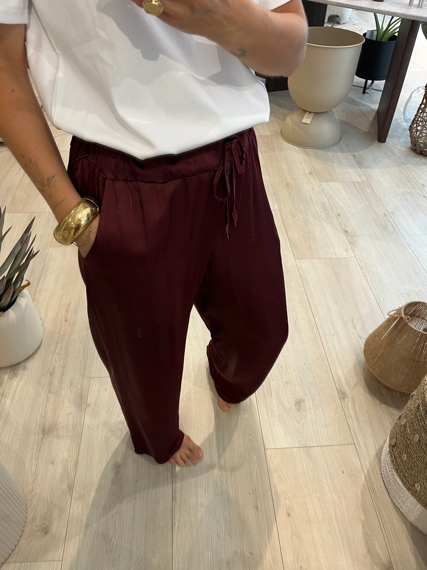 Satinhose Bordeaux