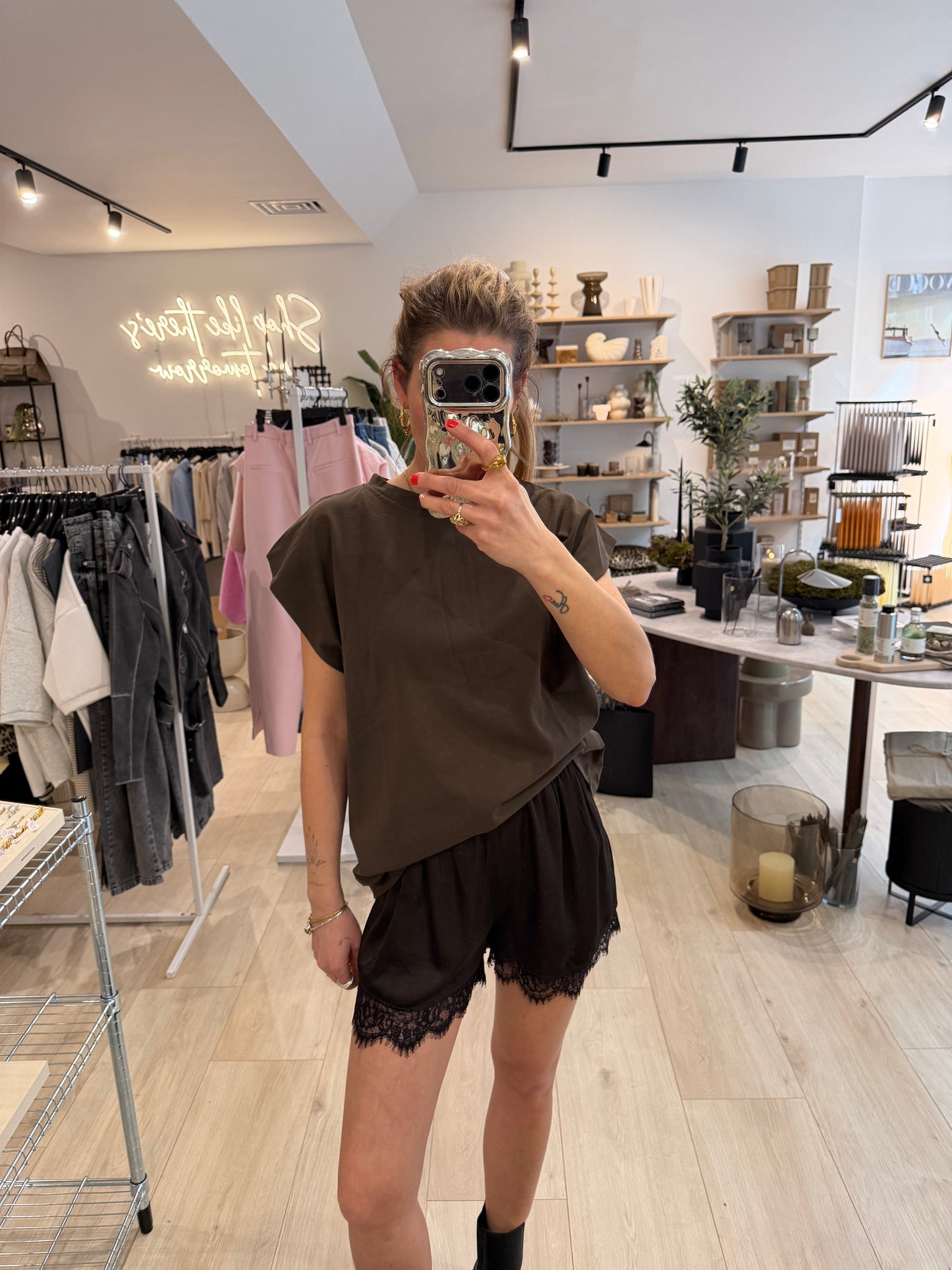 Spitzenshorts braun