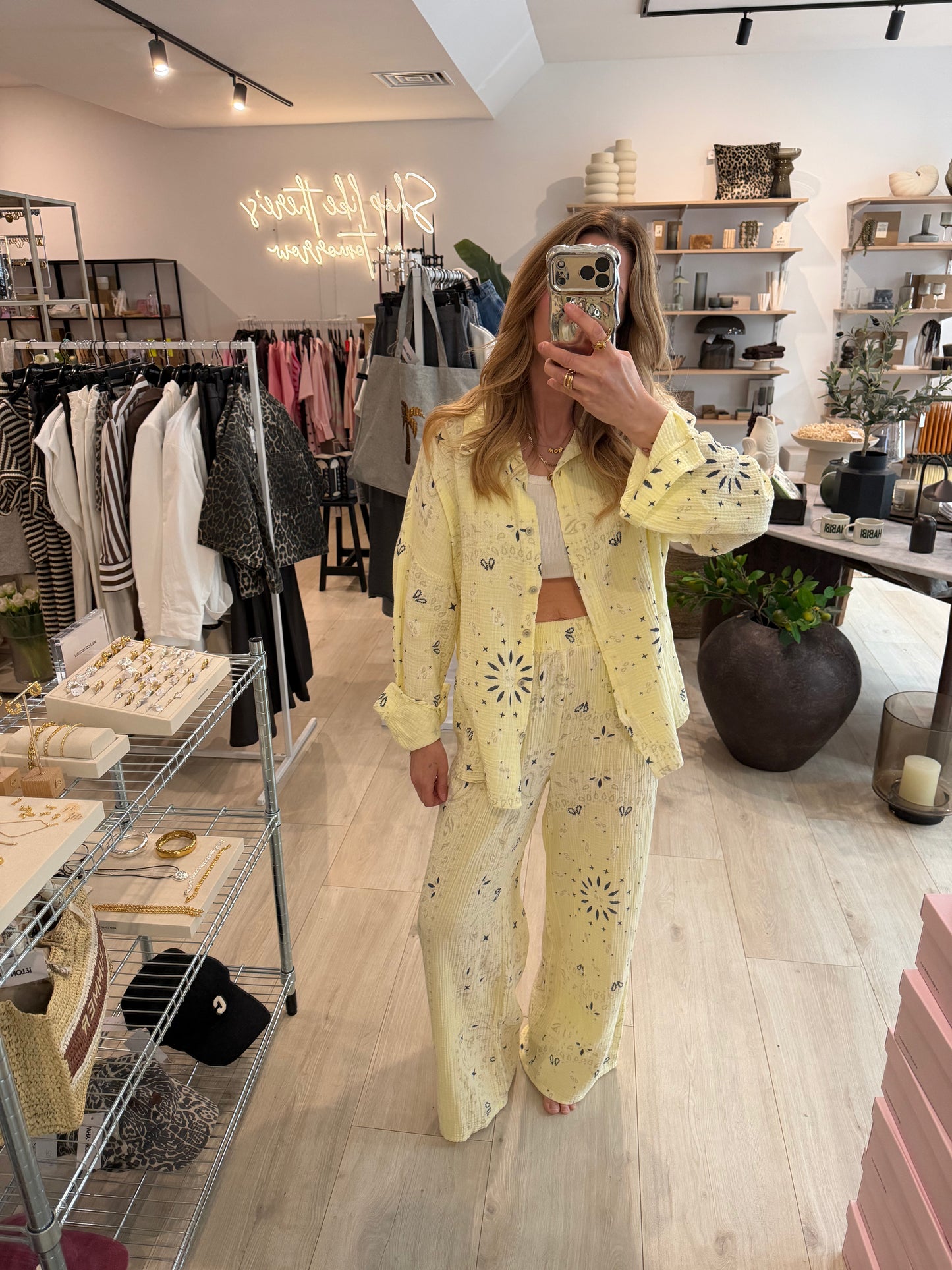 Musselinset Paisley butter yellow