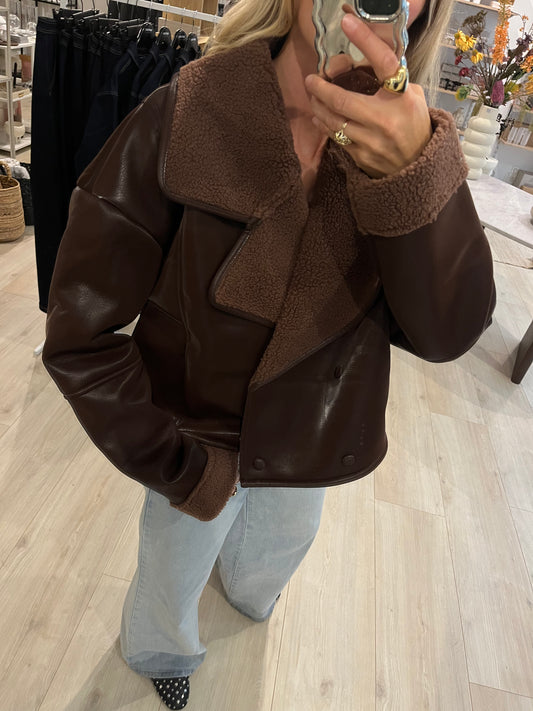 Jacke Lenny, Culture