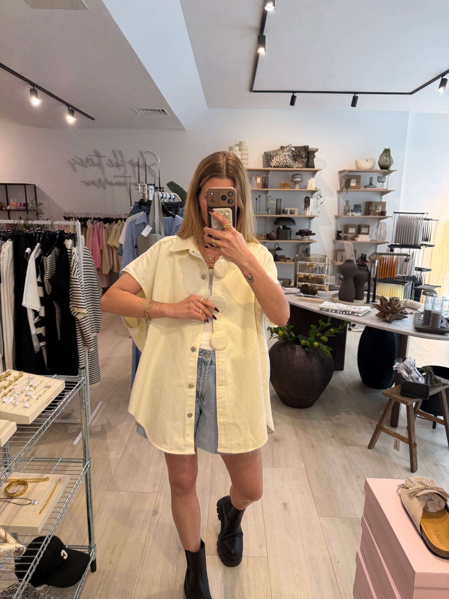 Jeansweste oversized mit Statementknöpfen
