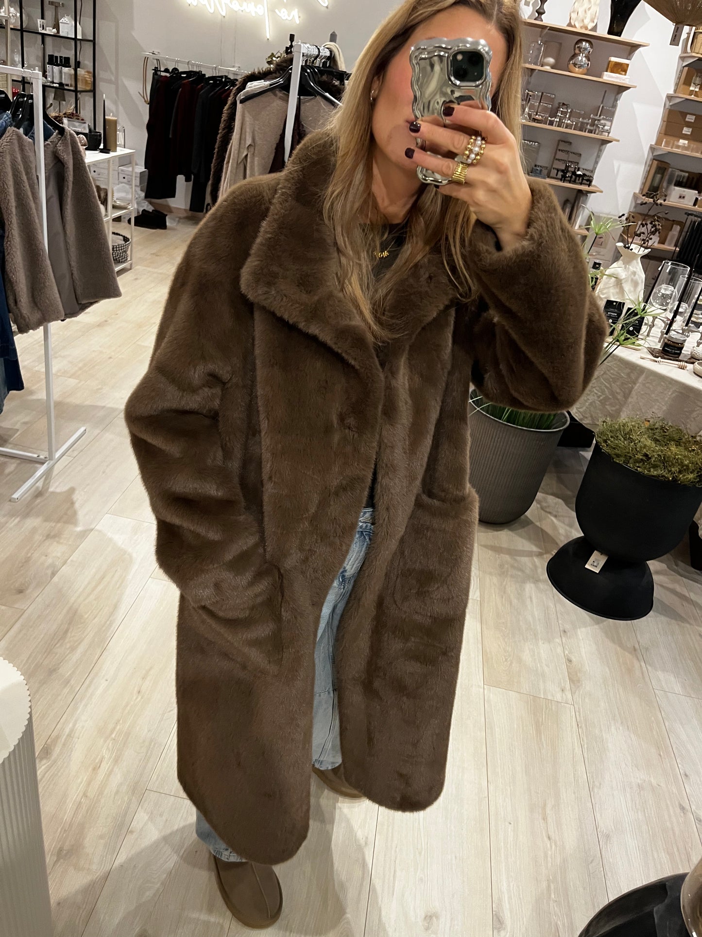 Mantel Mona Sofie Schnoor