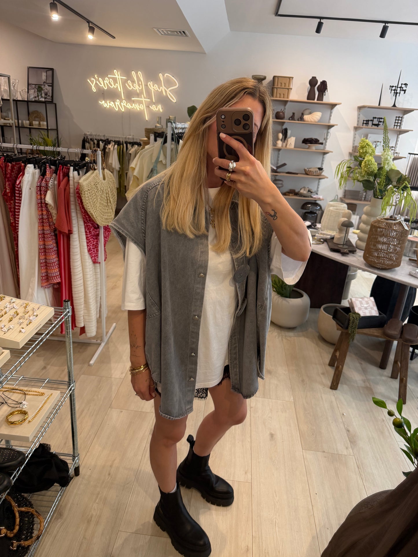 Jeansweste Grey mit Statementknöpfen