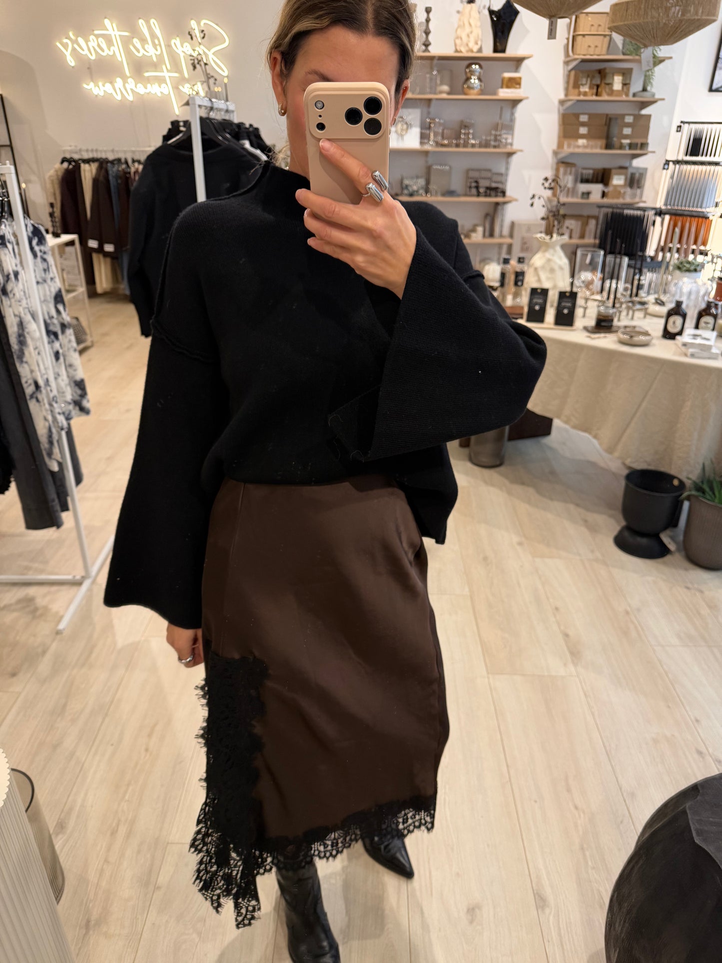 Spitzenrock jodie braun