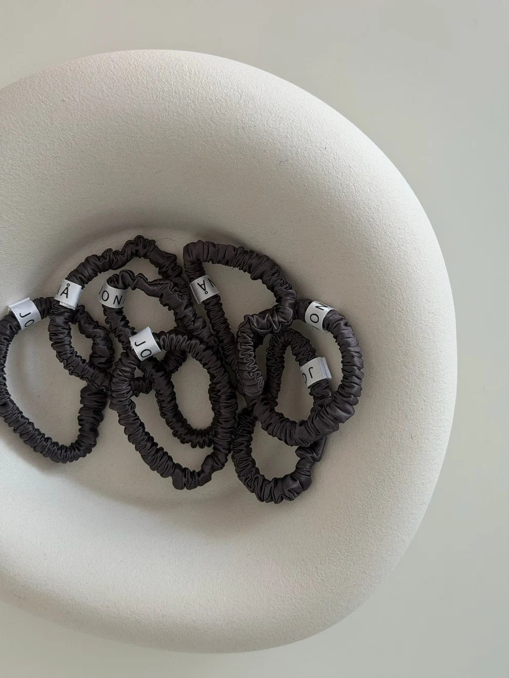 Silk Scrunchie braun, Jona the Lable