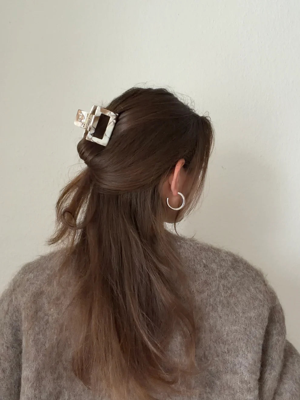 Josefin Clip Marble, Jona the Lable