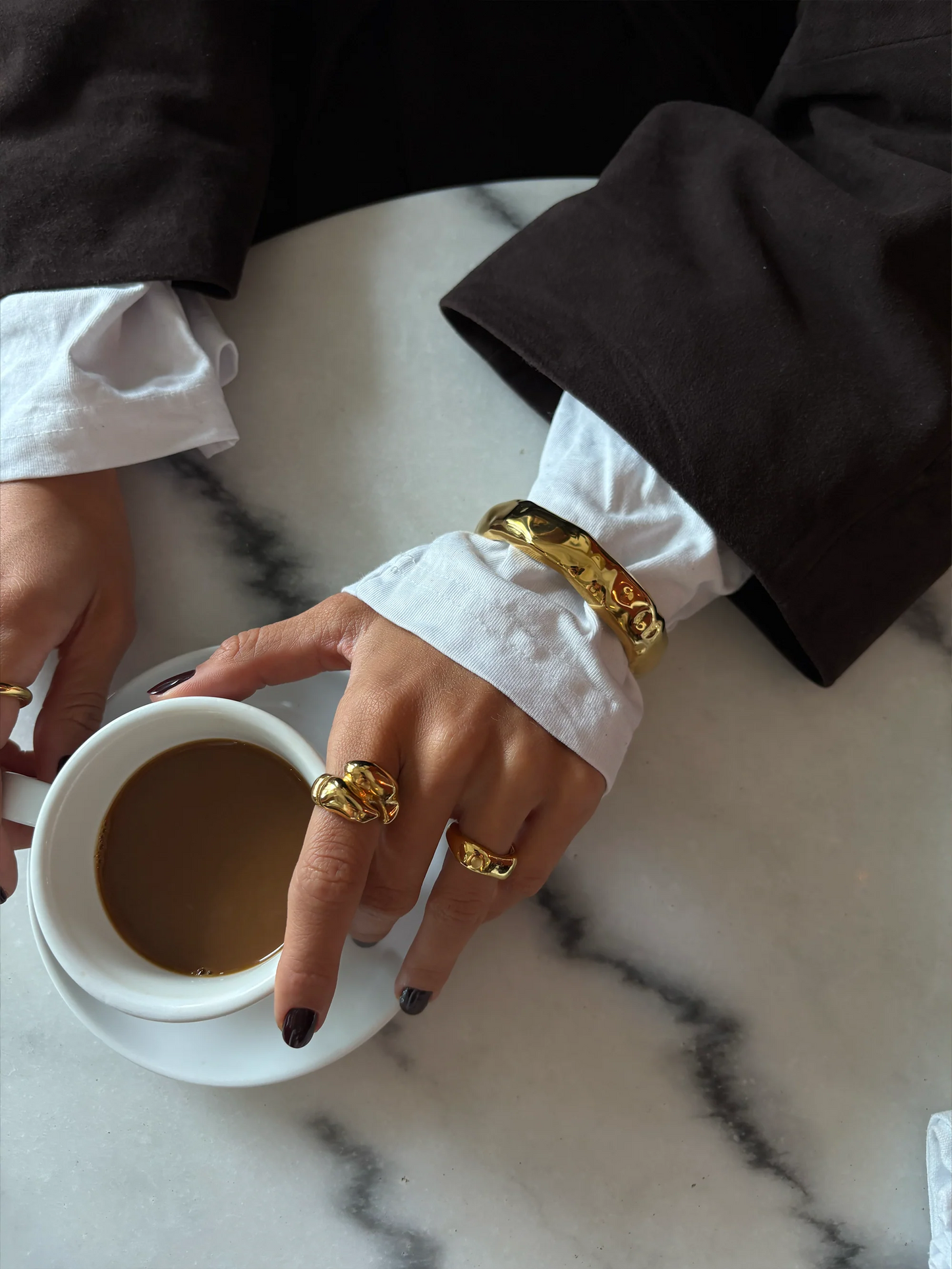 Breeze Bangle Armreif gold, Muli Collection