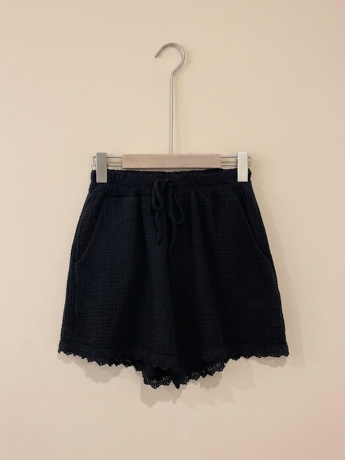 Musselinshorts schwarz