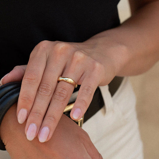Wavy Ring gold, Muli Collection